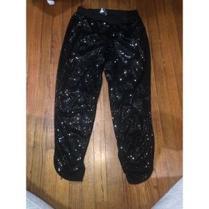 WHITE HOUSE | BLACK MARKET